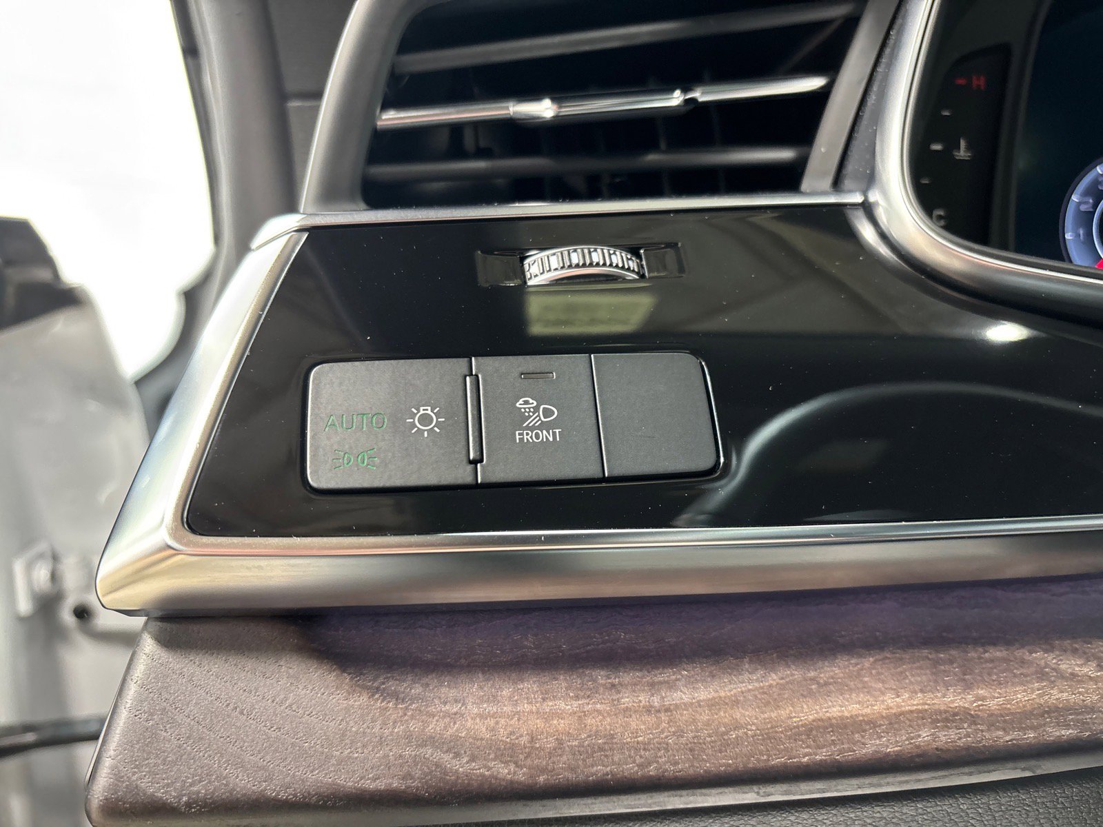 Used 2020 Audi Q8 Premium Plus w/ Premium Plus Package AWD/4WD image 21