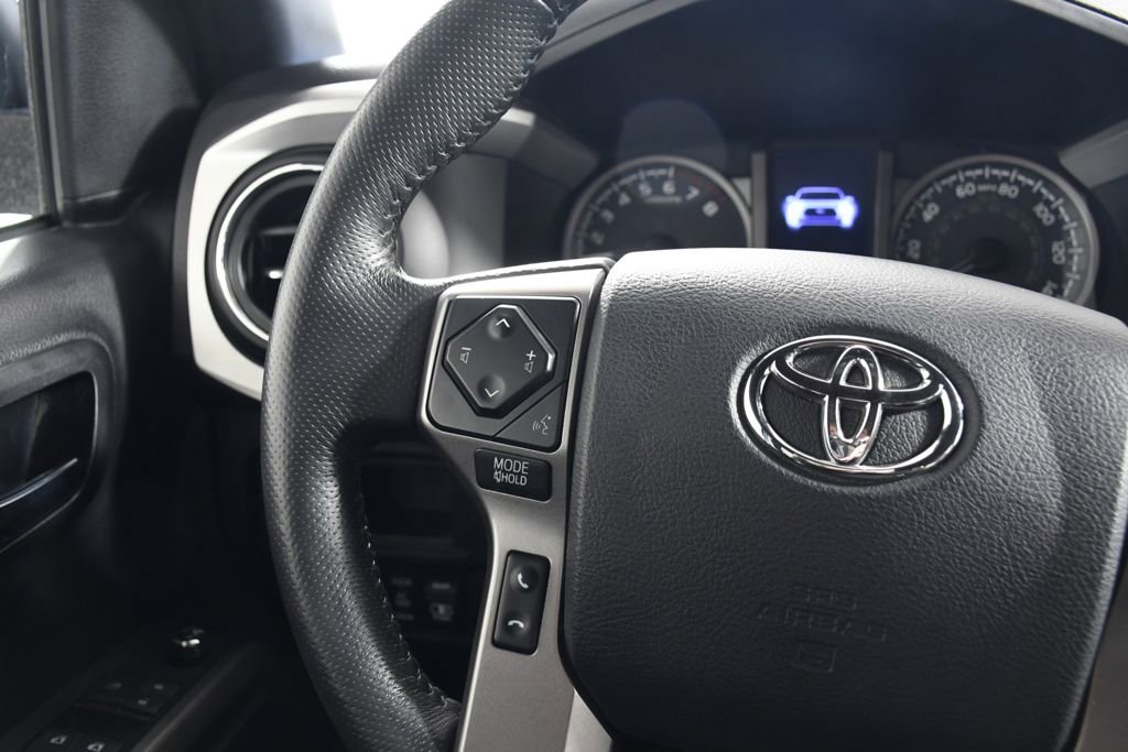 Used 2017 Toyota Tacoma Limited w/ Tow Package image 28