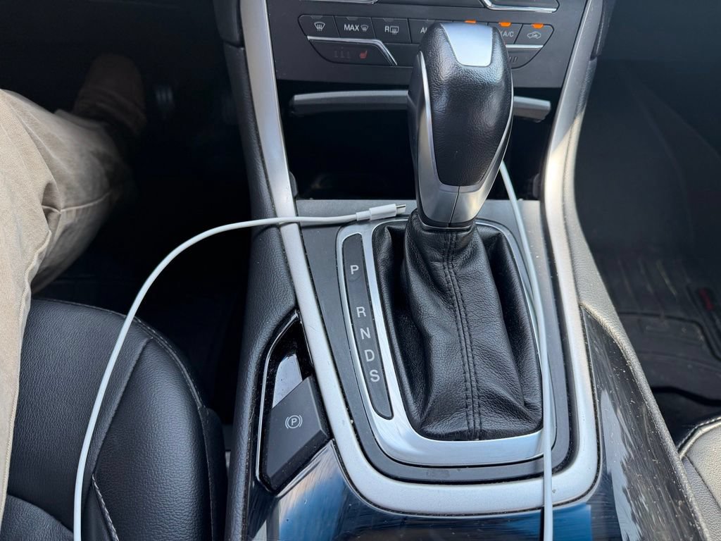 Used 2018 Ford Edge SEL w/ Equipment Group 201A FWD image 15