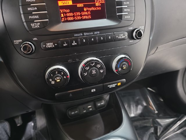 Used 2016 Kia Soul FWD image 22