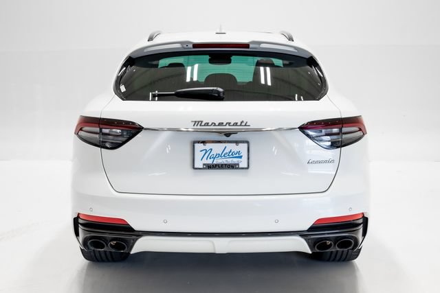 Used 2022 Maserati Levante Trofeo AWD/4WD image 34