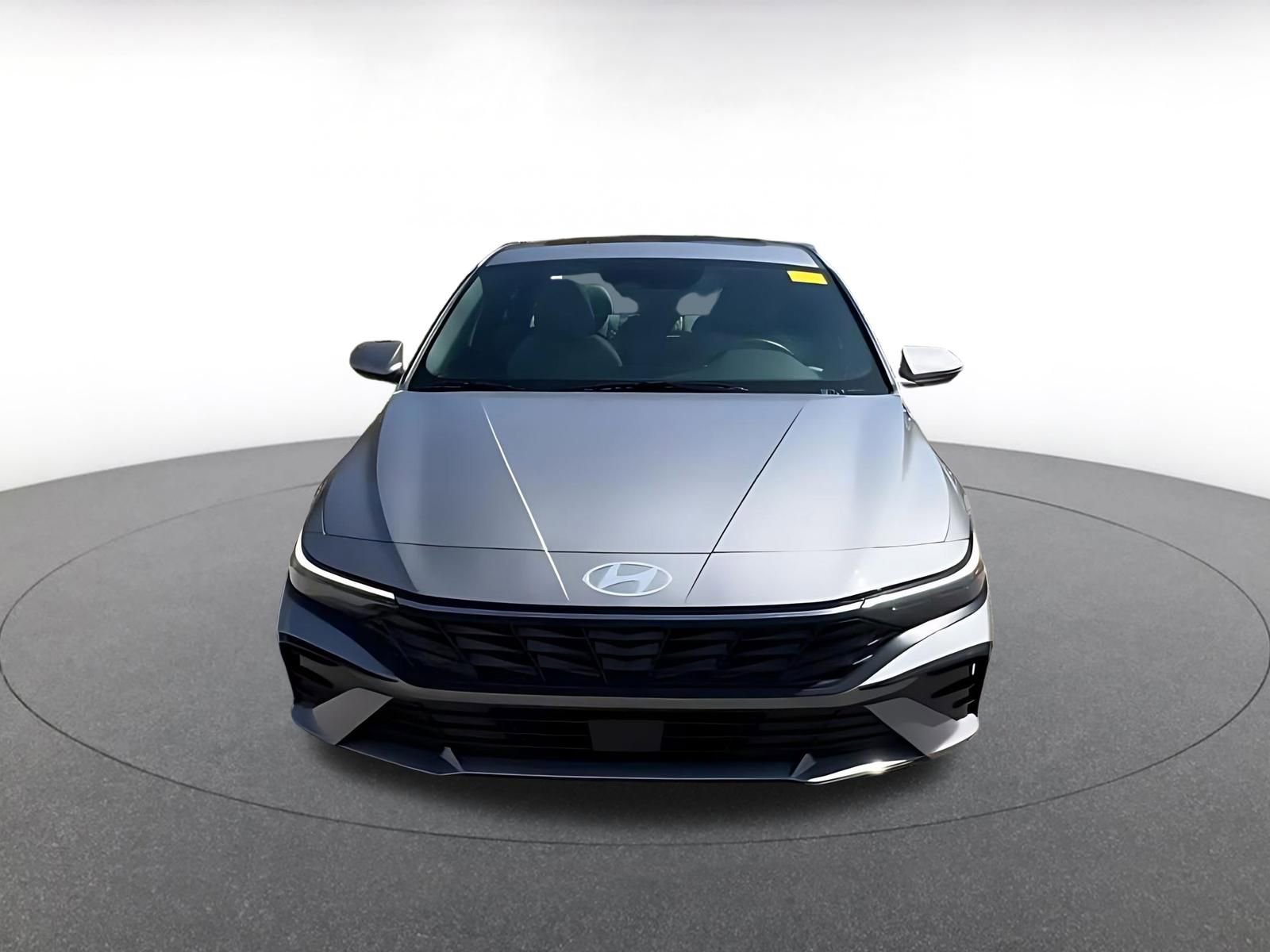 Used 2025 Hyundai Elantra Limited image 4