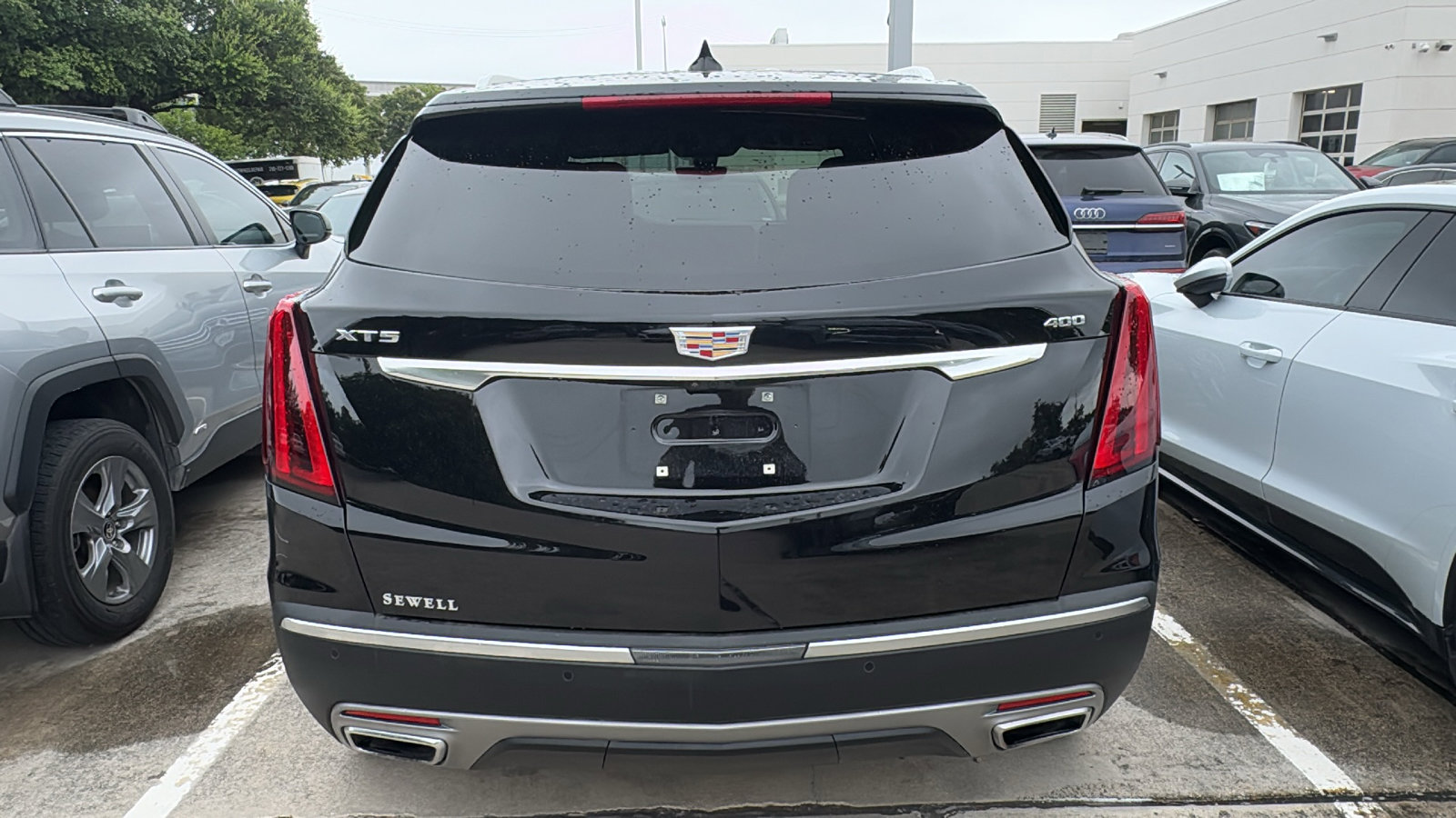 Used 2025 Cadillac XT5 Premium Luxury w/ Technology Package FWD image 5