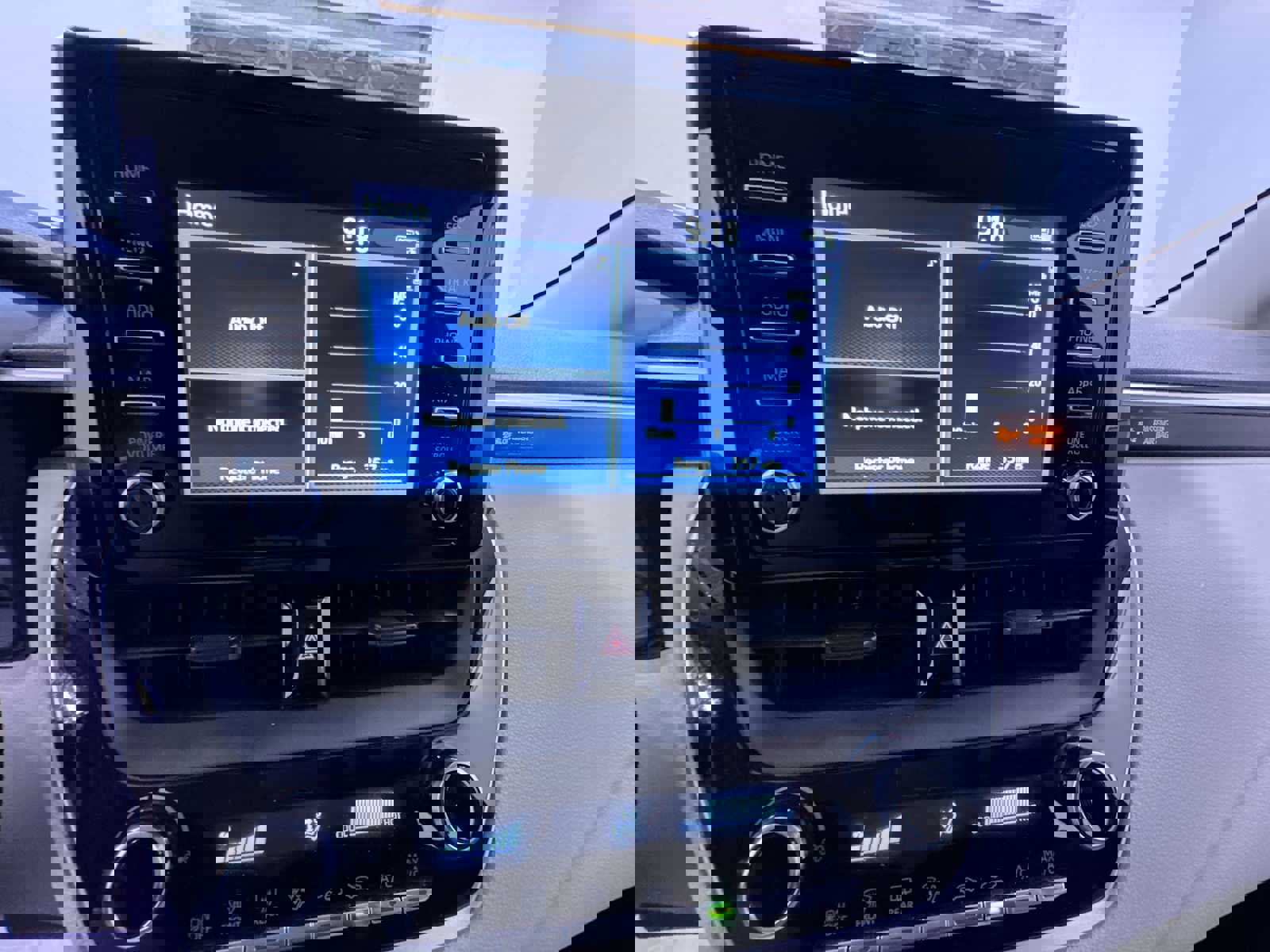 Used 2020 Toyota Corolla L image 23