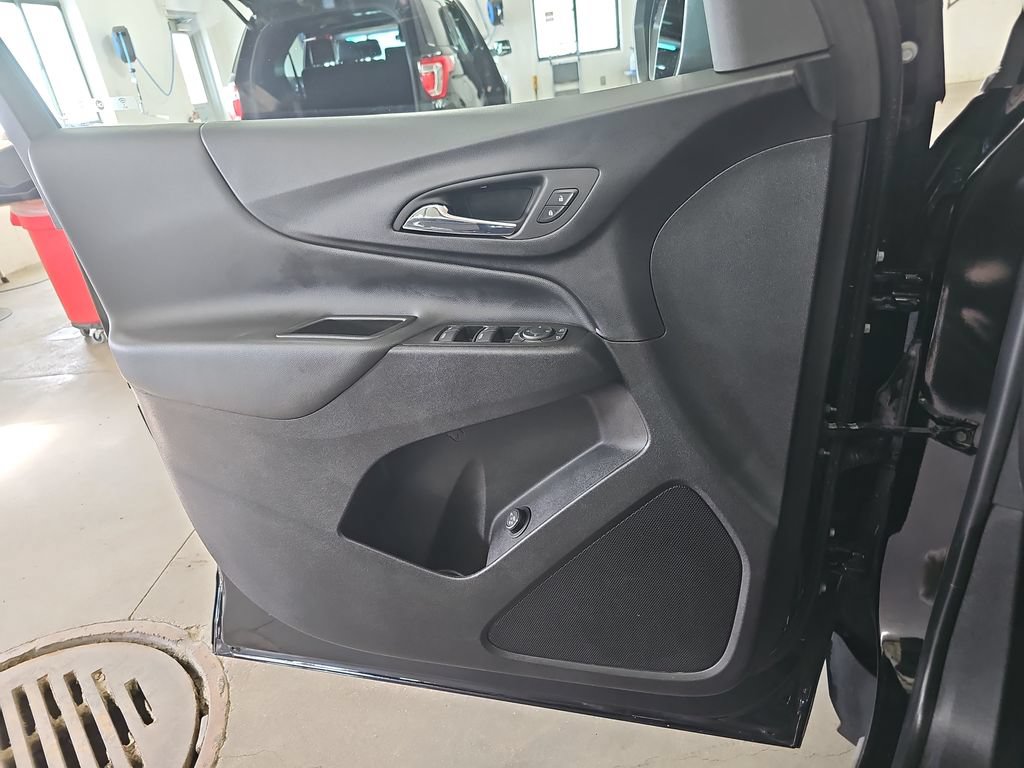 Used 2023 Chevrolet Equinox LT AWD/4WD image 26