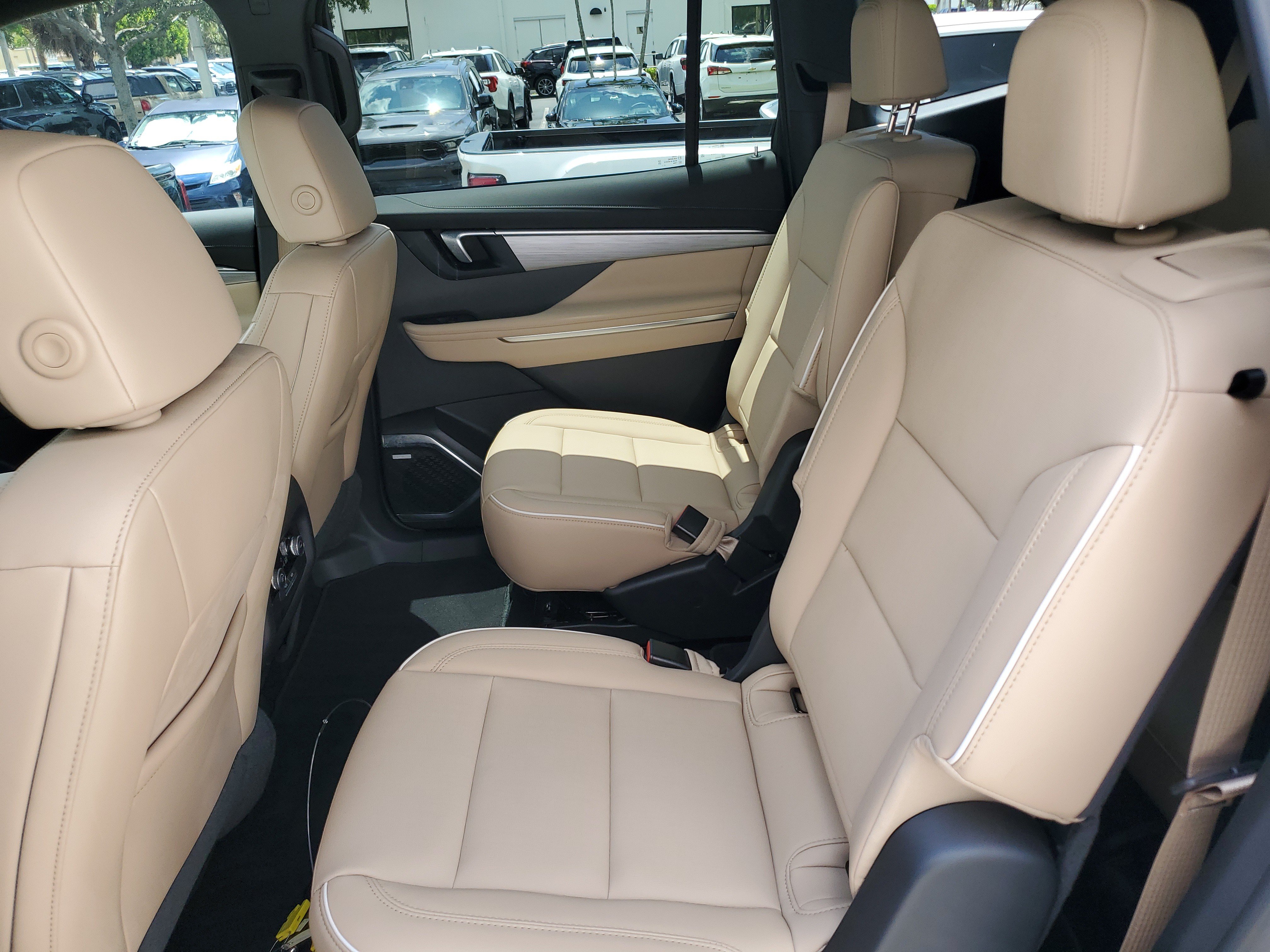 Used 2025 Buick Enclave Preferred FWD image 13