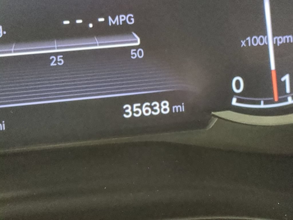 Used 2023 Genesis G70 3.3T RWD image 35