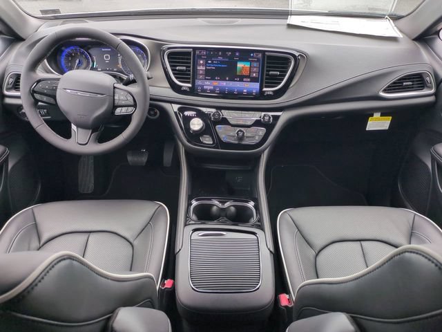 New 2027 Chrysler Pacifica Limited FWD image 15
