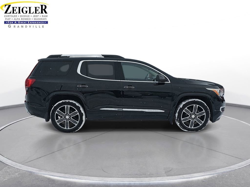 Used 2018 GMC Acadia Denali w/ Technology Package AWD/4WD image 4