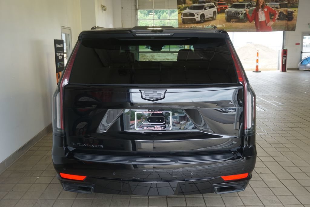 Used 2022 Cadillac Escalade Sport AWD/4WD image 17