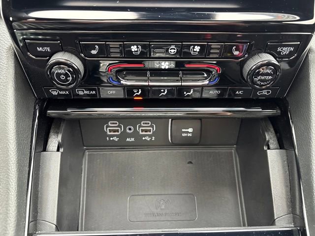 Used 2023 Jeep Grand Cherokee Summit w/ Luxury Tech Group V image 20