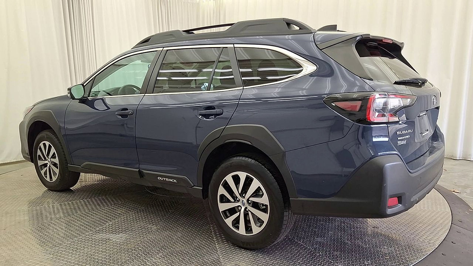 Used 2024 Subaru Outback Premium image 9