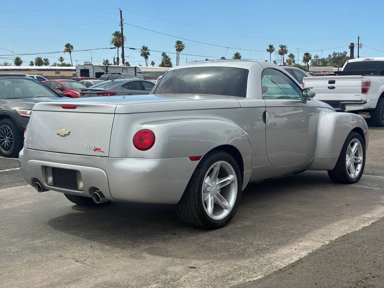 Used 2005 Chevrolet SSR w/ Preferred Equipment Group RWD image 9