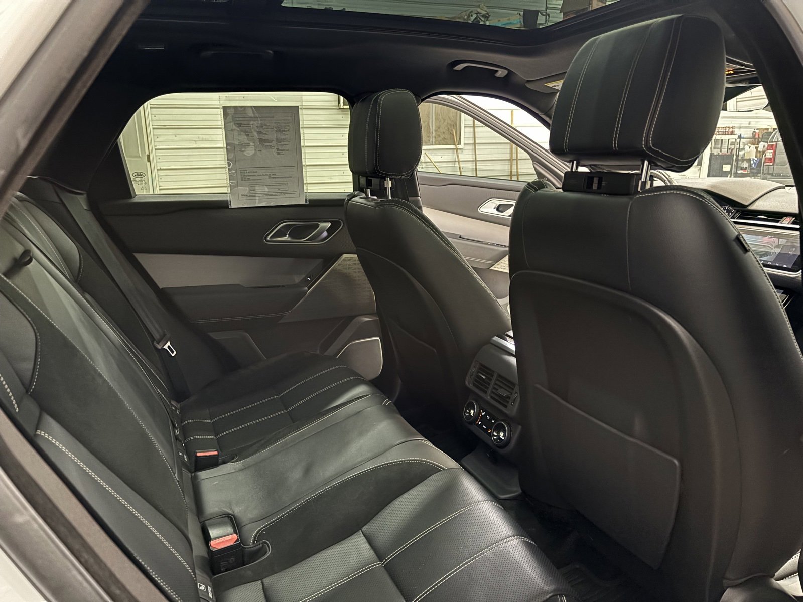 Used 2020 Land Rover Range Rover Velar R-Dynamic S image 32