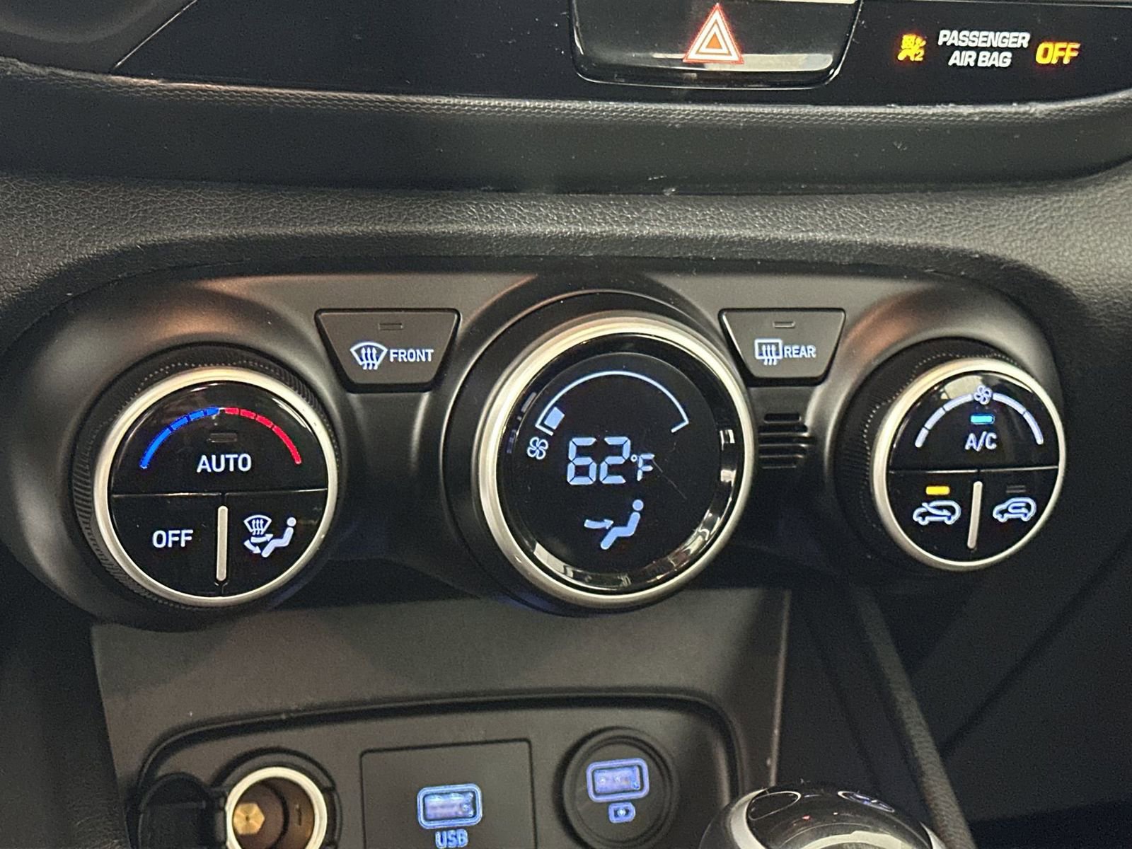 Used 2021 Hyundai Venue SEL w/ Cargo Package image 19