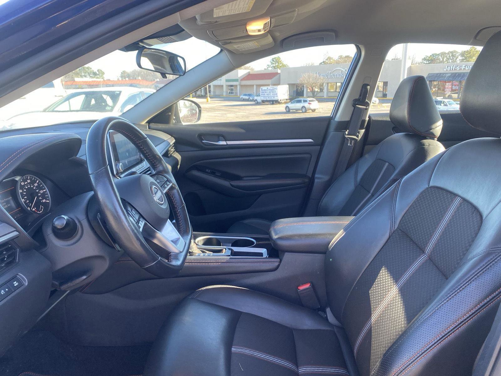 Used 2024 Nissan Altima 2.5 SR image 10