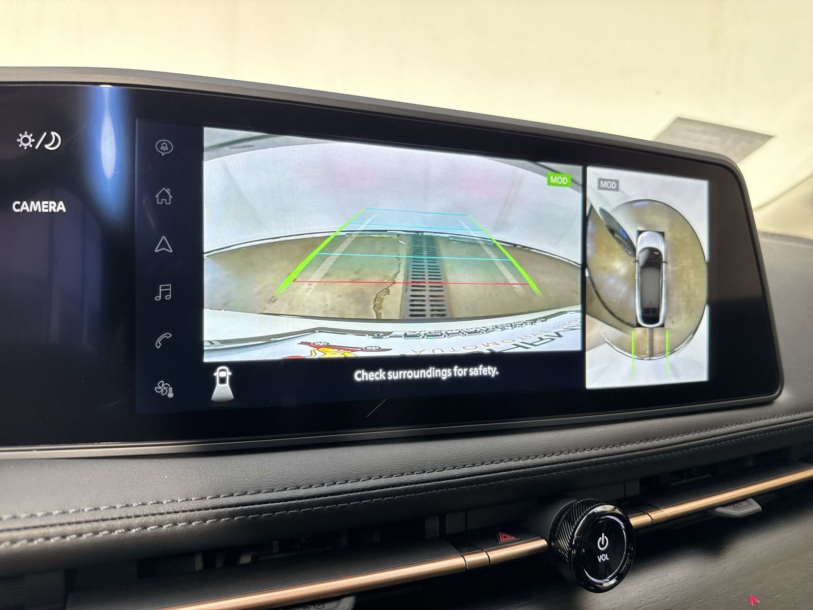 New 2025 Nissan Ariya AWD image 9