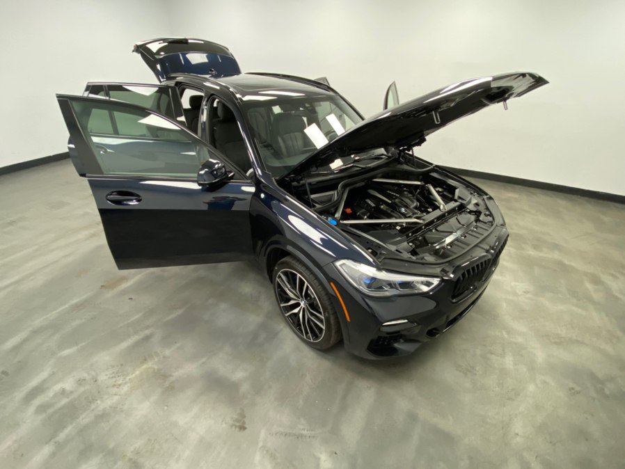 Used 2019 BMW X5 xDrive50i w/ M Sport Package AWD/4WD image 55