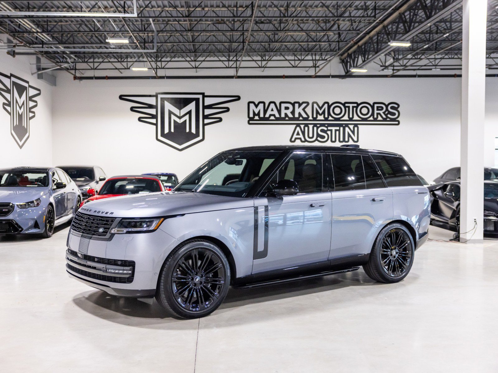 Used 2025 Land Rover Range Rover SE AWD/4WD image 1
