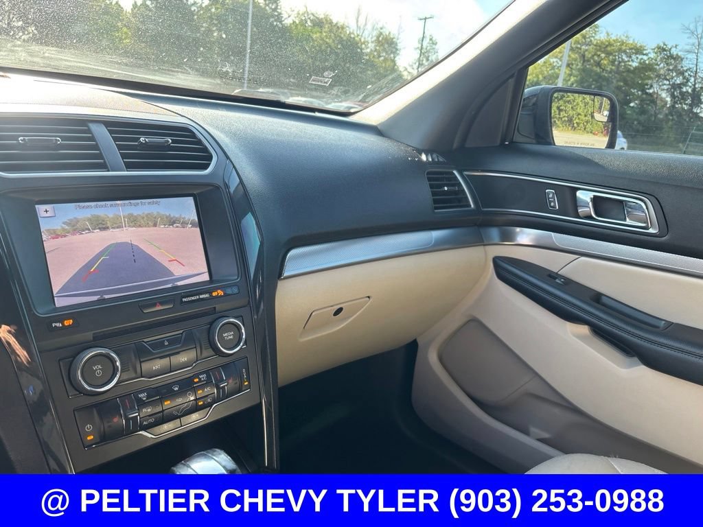 Used 2018 Ford Explorer XLT w/ Equipment Group 202A FWD image 17
