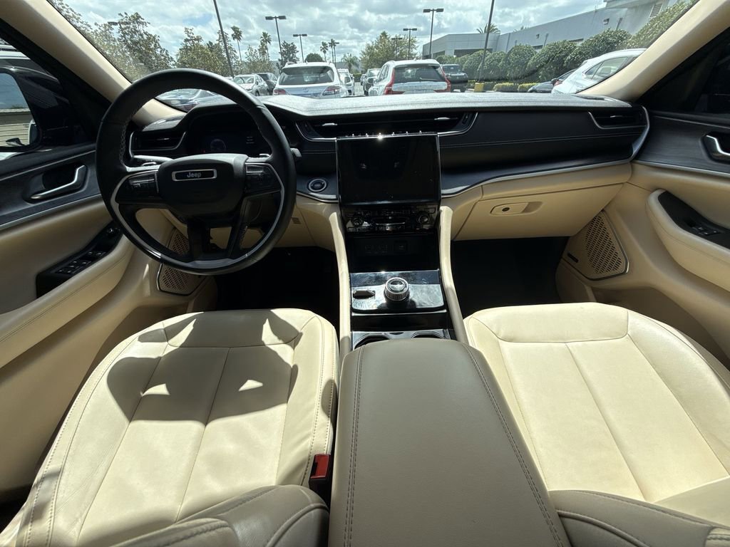 Used 2022 Jeep Grand Cherokee Limited image 19