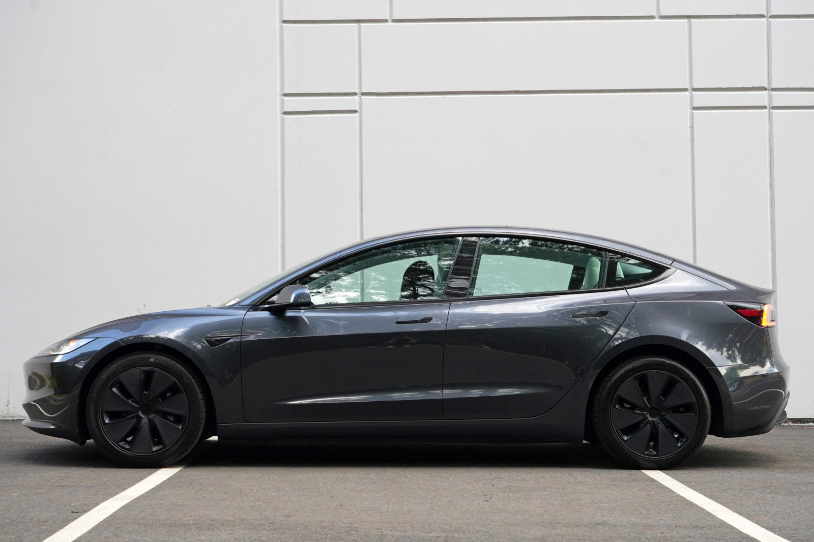 Used 2024 Tesla Model 3 RWD image 9