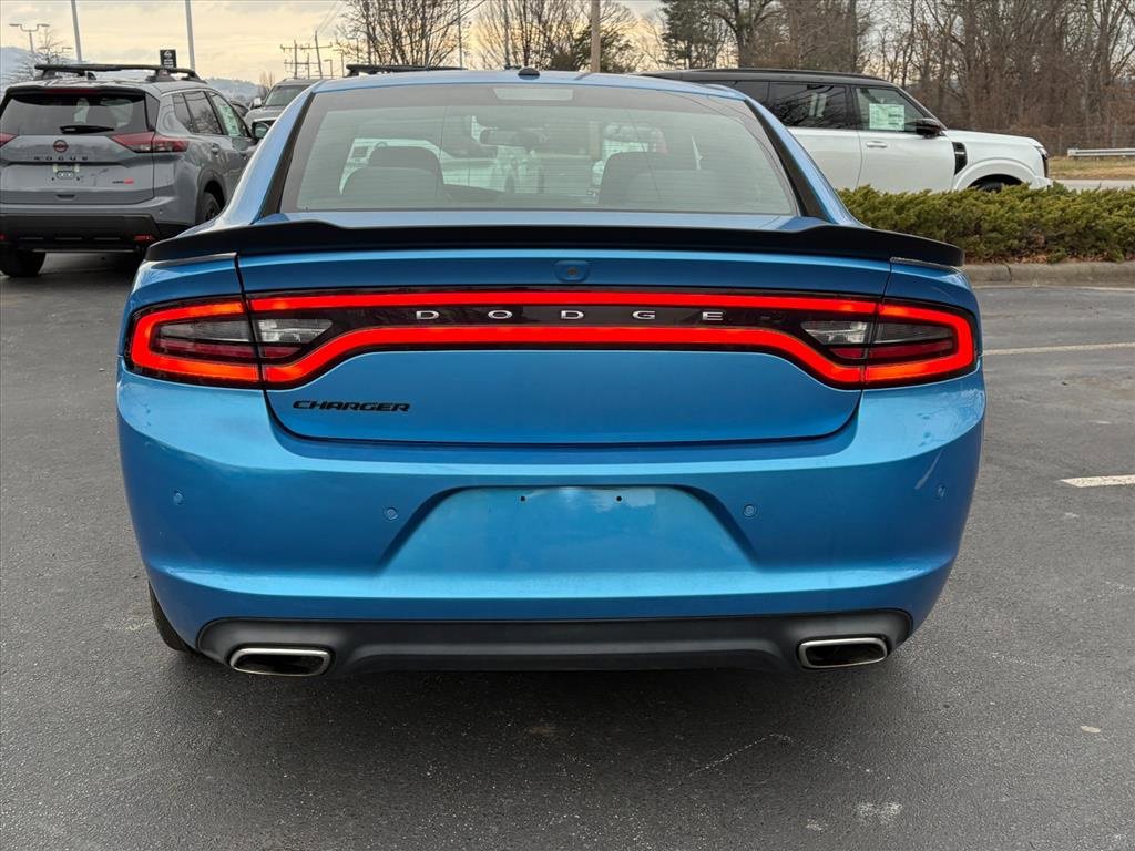 Used 2019 Dodge Charger SXT image 4