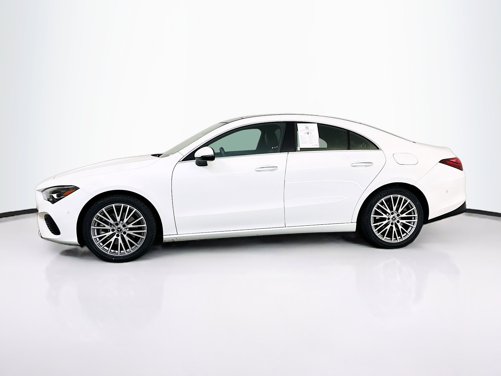 Used 2025 Mercedes-Benz CLA 250 4MATIC image 4