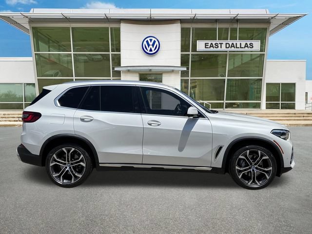 Used 2022 BMW X5 xDrive40i w/ Premium Package AWD/4WD image 2