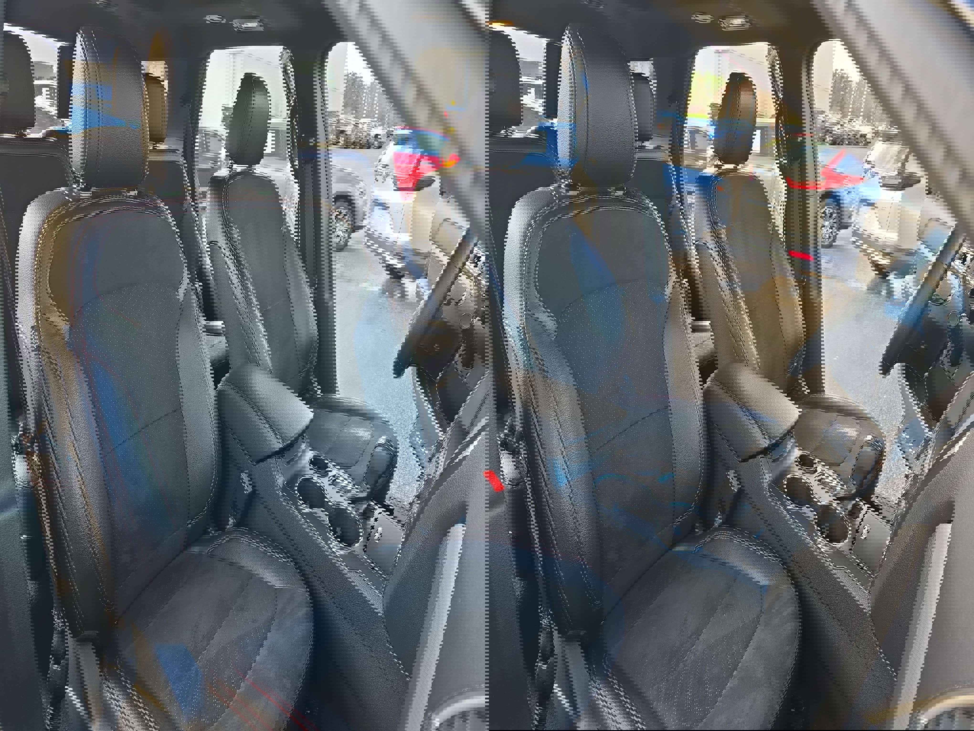 Used 2018 Ford Explorer XLT w/ Equipment Group 202A image 10