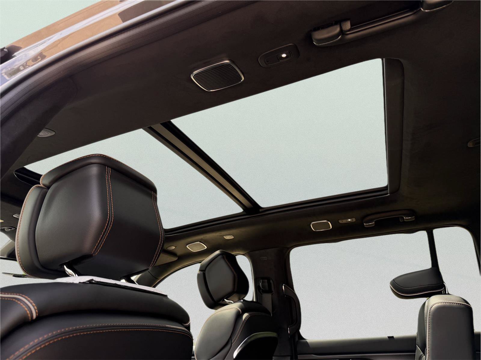 New 2026 Jeep Grand Wagoneer Summit AWD/4WD image 18