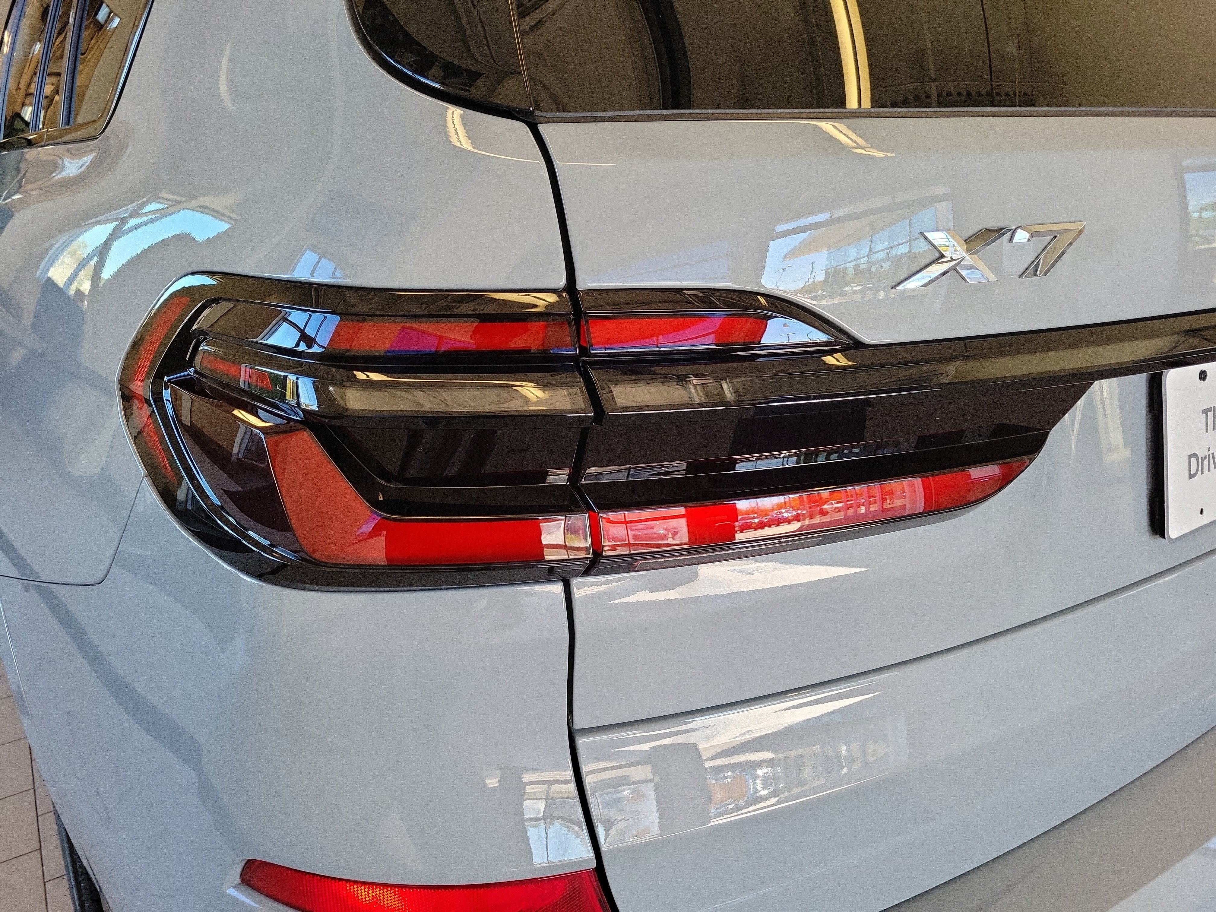 New 2027 BMW X7 xDrive40i w/ M Sport Package AWD/4WD image 14
