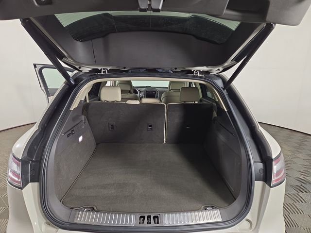 Used 2019 Lincoln Nautilus Reserve image 32