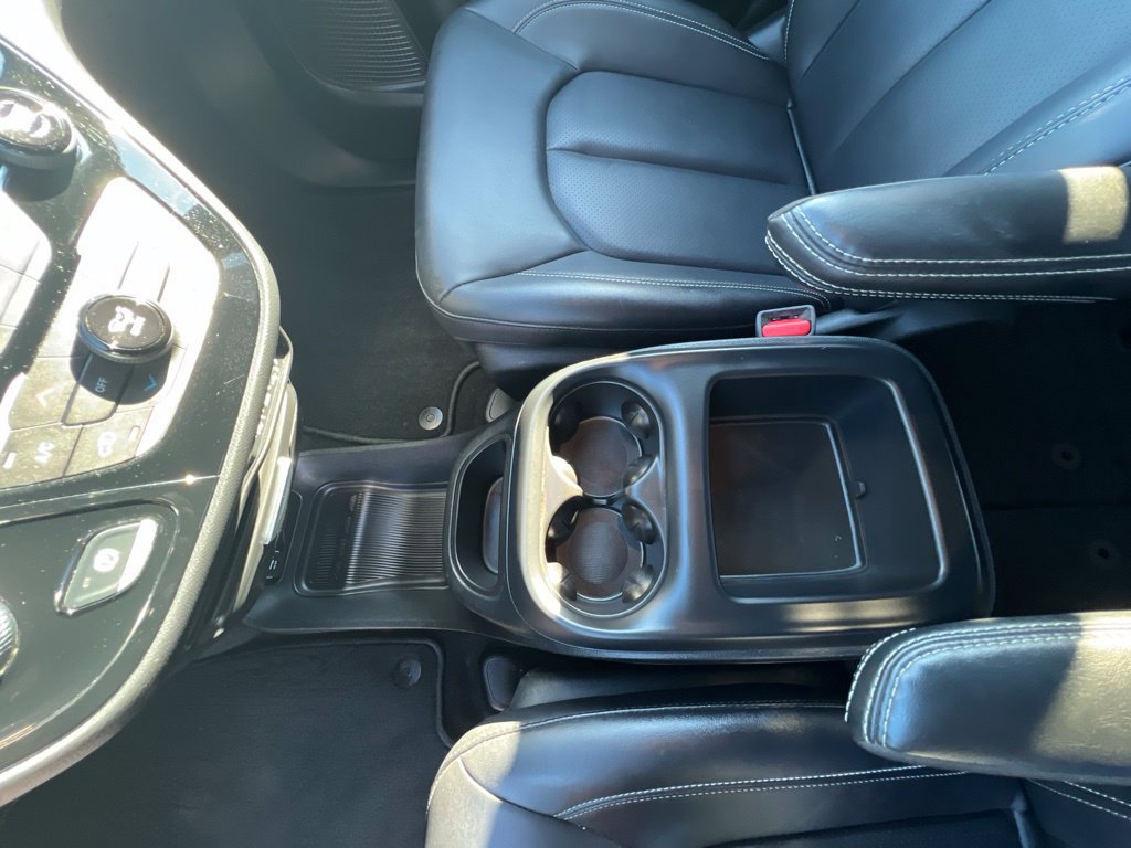 Certified 2025 Chrysler Pacifica Select FWD image 34