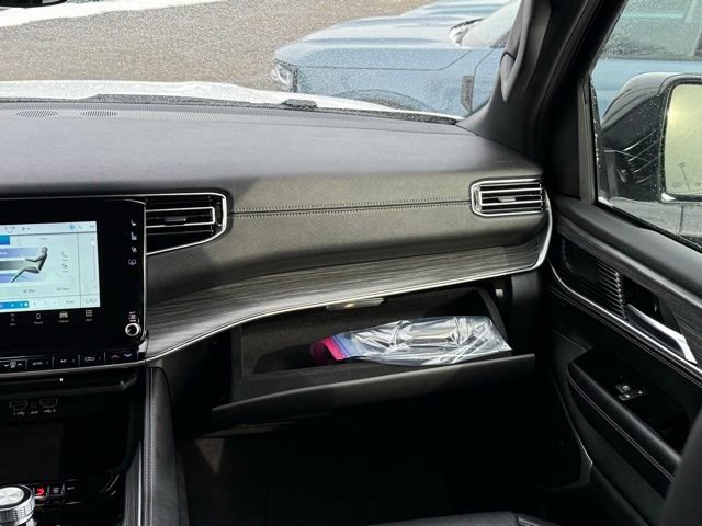 Used 2024 Jeep Wagoneer L Series II w/ Flexible Seating Group image 33