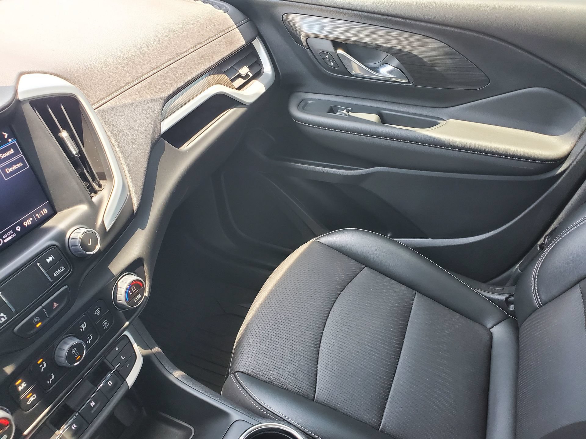 Used 2023 GMC Terrain SLT w/ LPO, Floor Liner Package FWD image 24