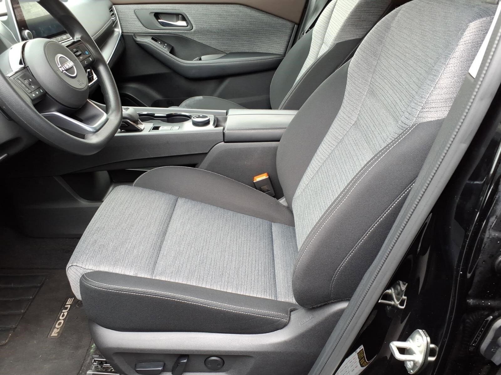 Used 2023 Nissan Rogue SV AWD/4WD image 8
