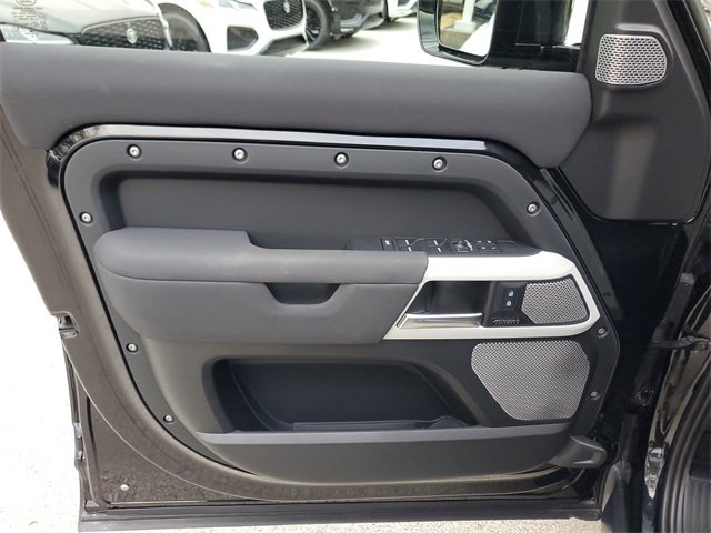 Certified 2023 Land Rover Defender 130 SE image 21