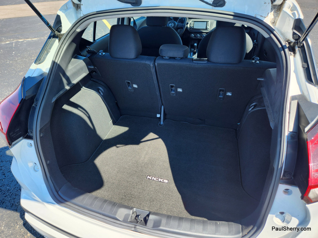 Used 2023 Nissan Kicks S image 20