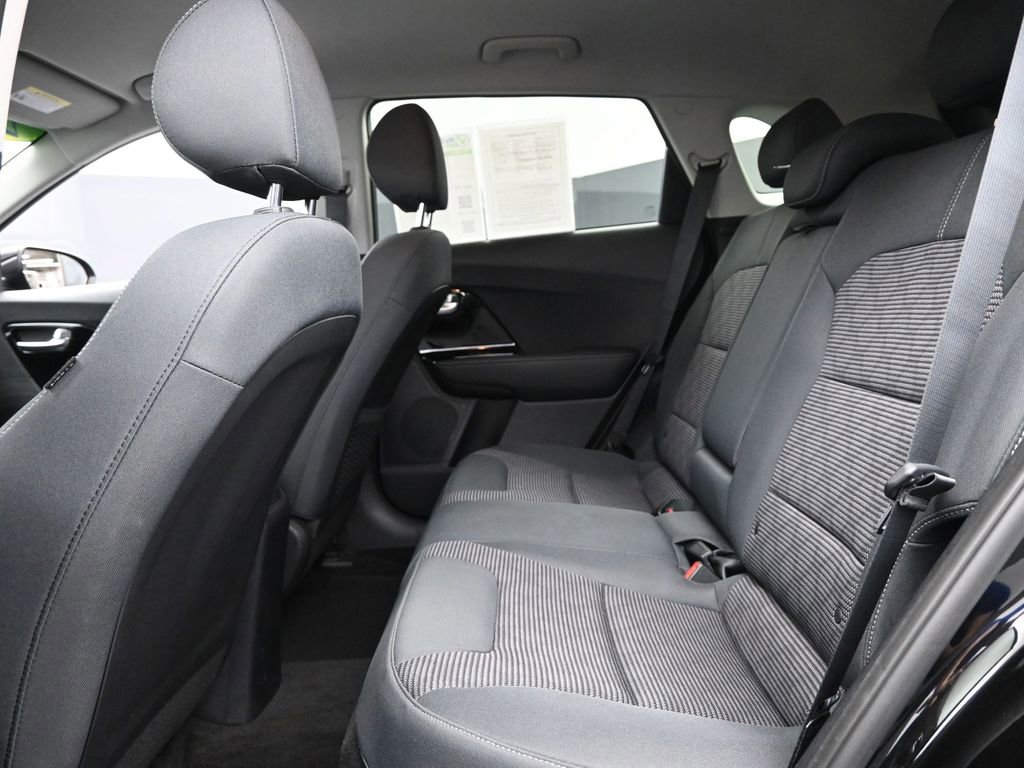 Used 2022 Kia Niro LXS image 11