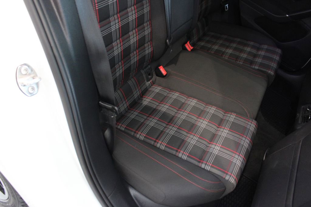 Used 2018 Volkswagen GTI SE image 23