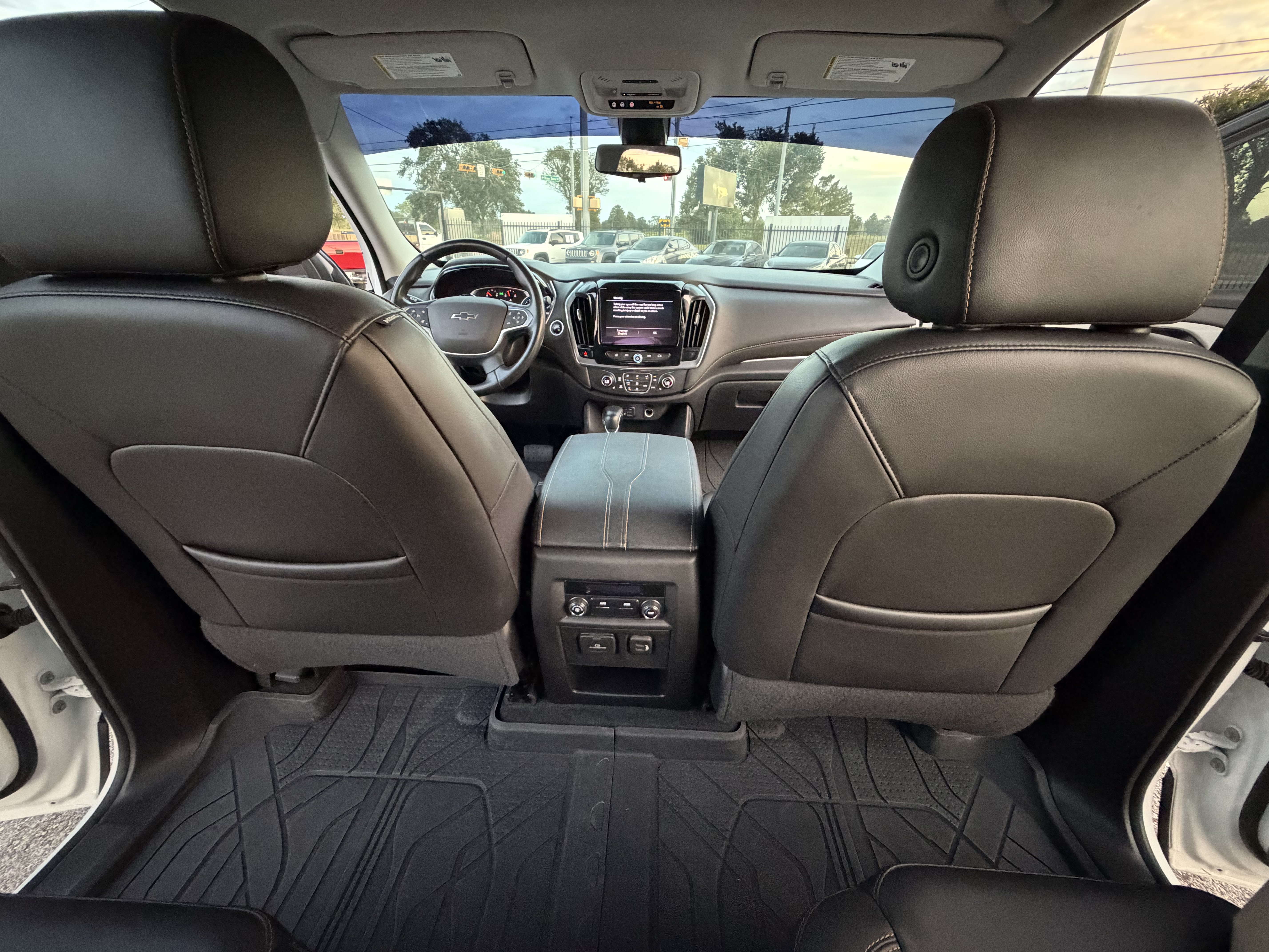 Used 2021 Chevrolet Traverse RS FWD image 19