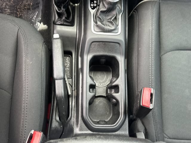 Used 2022 Jeep Wrangler Sport AWD/4WD image 16