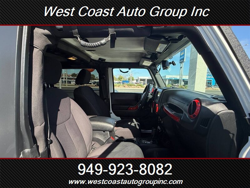 Used 2015 Jeep Wrangler Sport AWD/4WD image 12