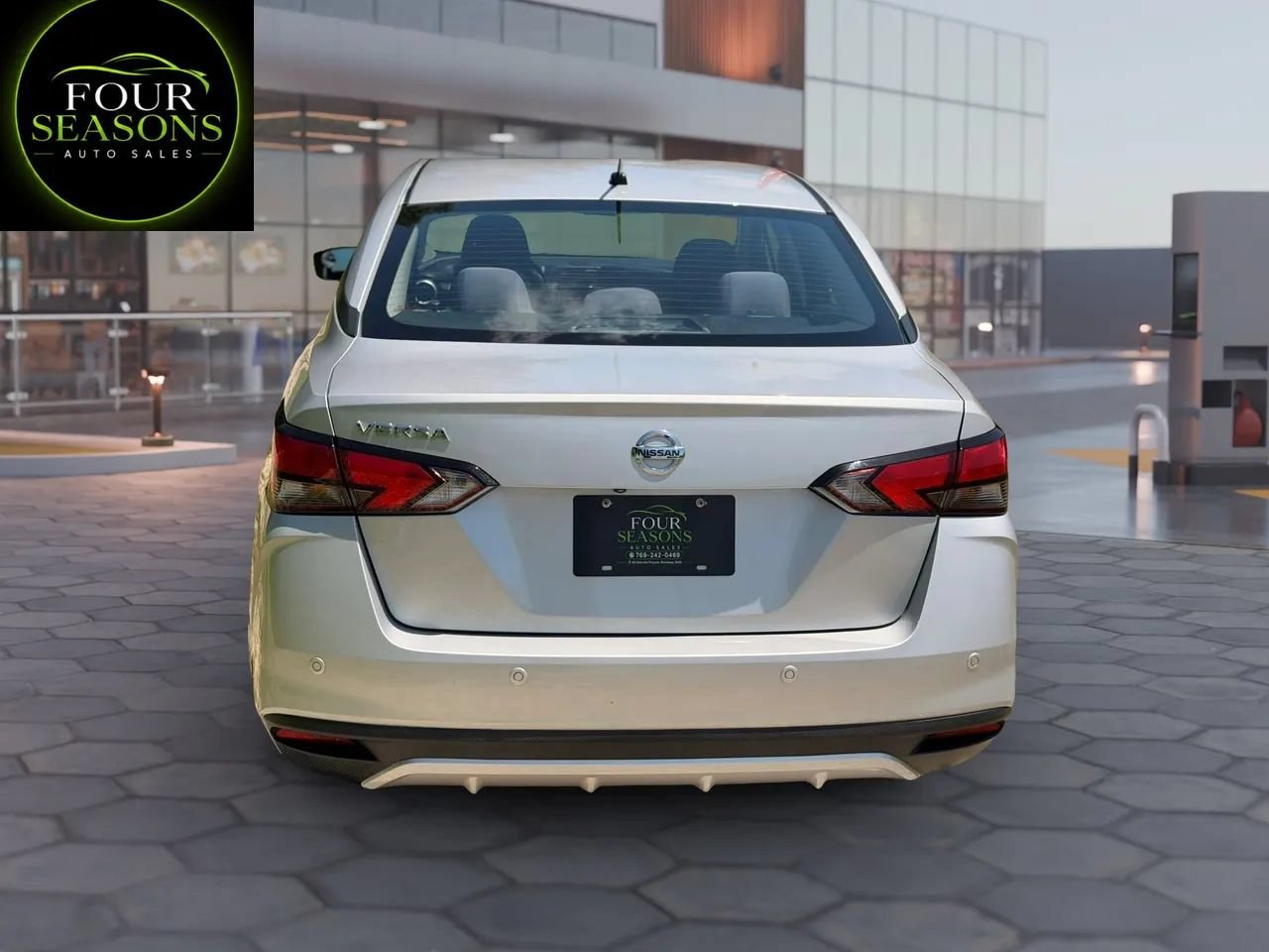 Used 2021 Nissan Versa S FWD image 5