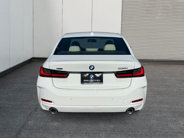Used 2025 BMW 330i xDrive Sedan w/ Premium Package AWD/4WD image 4
