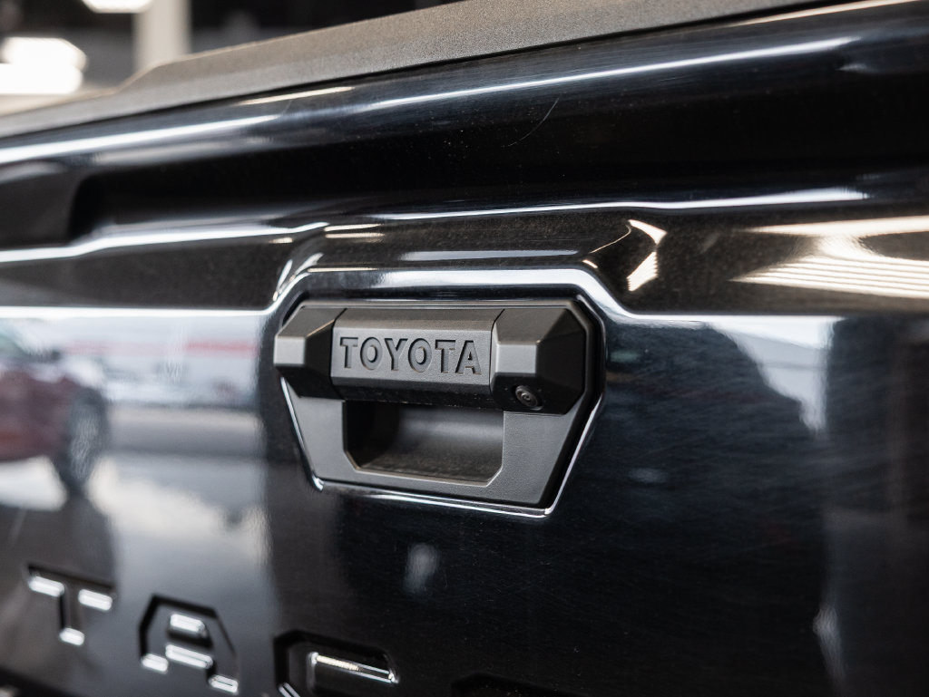 Certified 2024 Toyota Tacoma SR5 AWD/4WD image 6