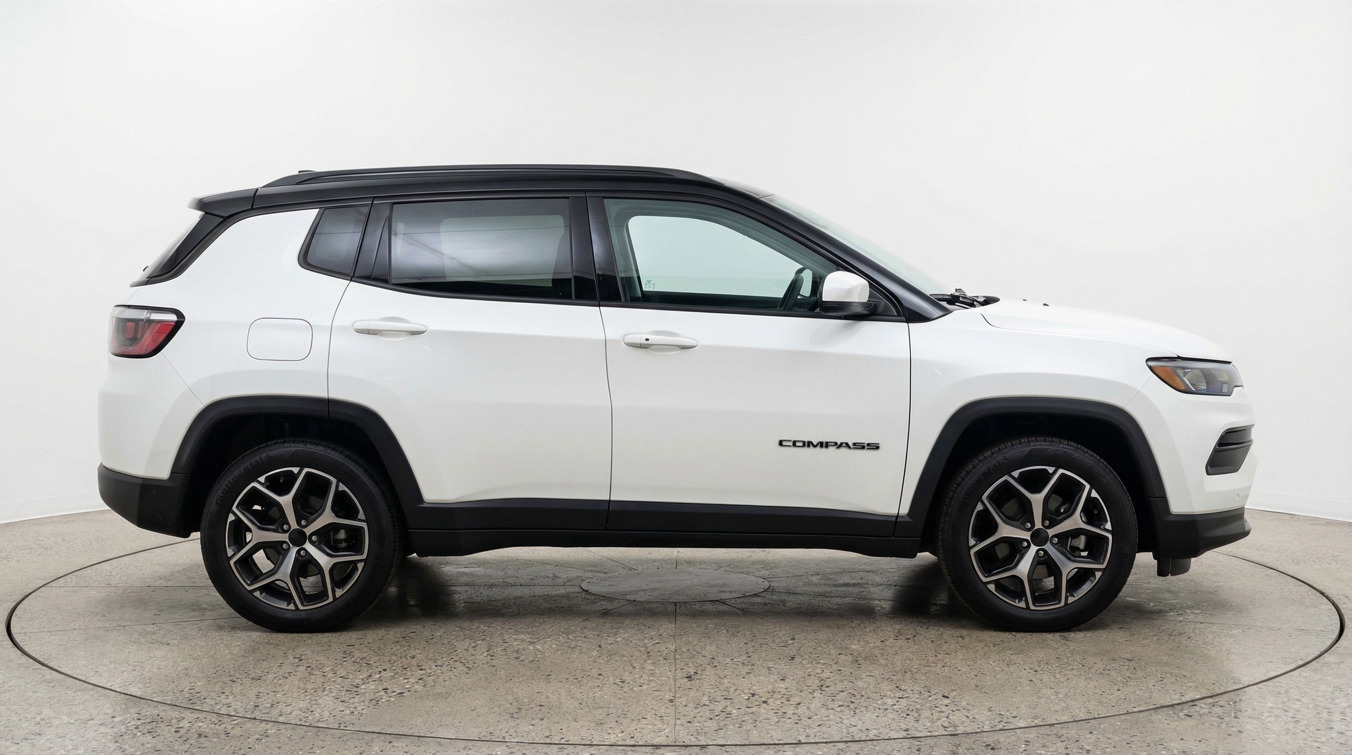 Used 2025 Jeep Compass Limited AWD/4WD image 11