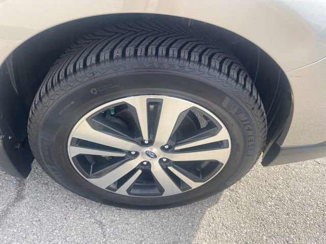 Used 2018 Subaru Outback 3.6R Limited image 12