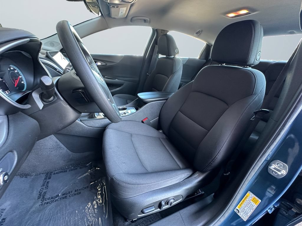 Used 2025 Chevrolet Malibu LT FWD image 9